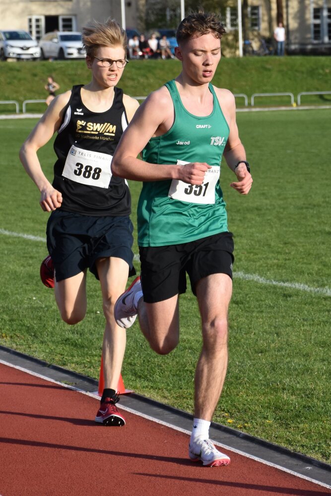 Jared Halbig über 5000 m in Führung vor Laurin Hayler