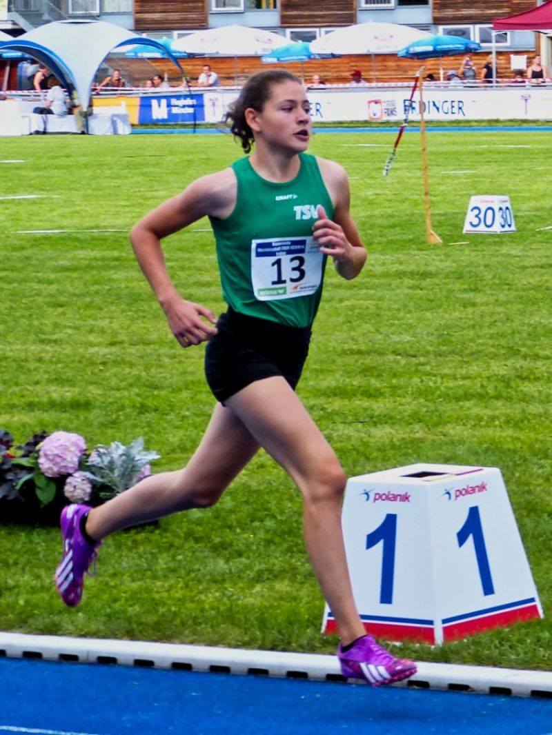 Rebecca Karl 800 m Bronze eine Runde
